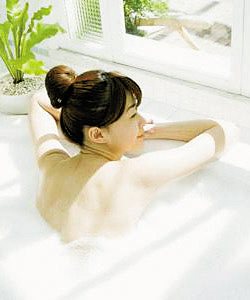 使用精油 最好的方法是泡澡--洛阳晚报--河南省