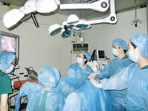 单孔腹腔镜超微创技术落户协和医院--洛阳晚报
