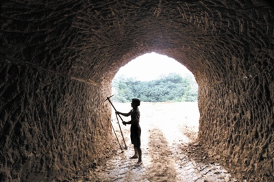 挖神仙洞的汉子--洛阳晚报--河南省第一家数字