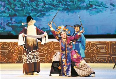 十月,新編曲劇《洛陽令》上演,圖為演出現場 (資料圖片) 記者 張怡